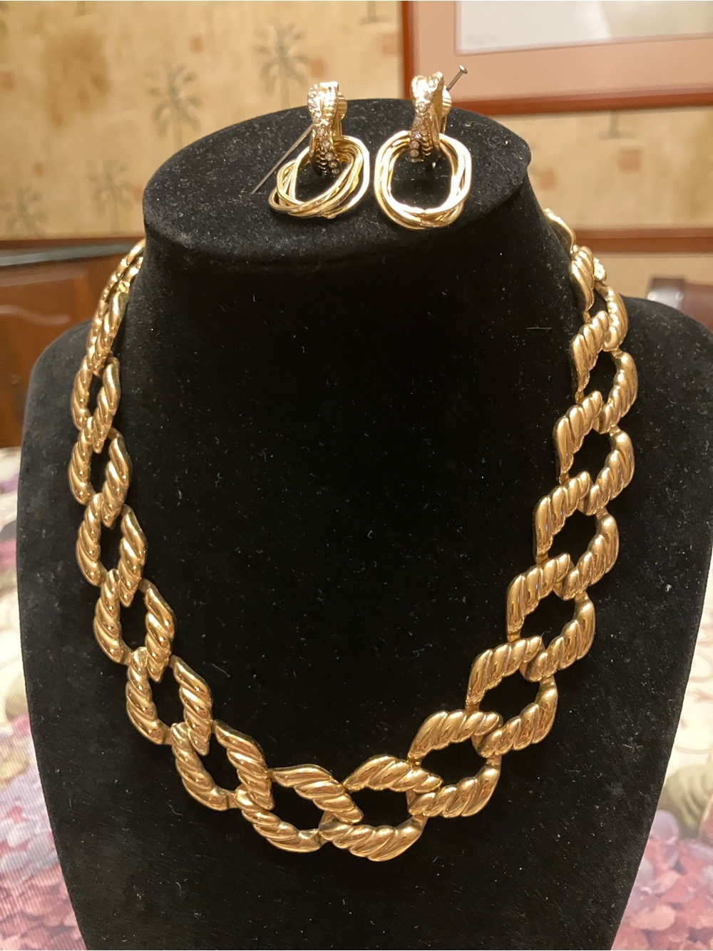 NAPIER NECKLACE AND EARRING BUNDLE